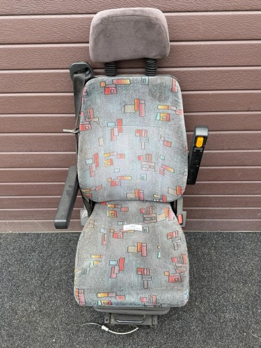 11505, ISRI Fotel kierowcy autobusu, pneumatyczny, pas, dwa składane podłokietniki, regulacja wysokości siedziska, regulacja oparcia, regulacja przód tył, zagłówek (17).jpeg