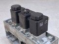 09498, Elektrozawór sterowania otwierania drzwi WABCO 4726000220 (4).jpg