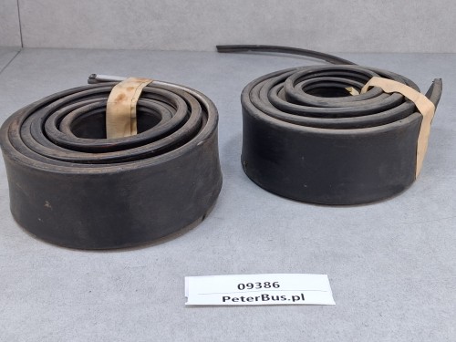09386, Guma maskująca pod szybami autobusu, boczna maskownica, szerokość ok. 65 mm, ZESTAW 2 sztuki (6).jpg