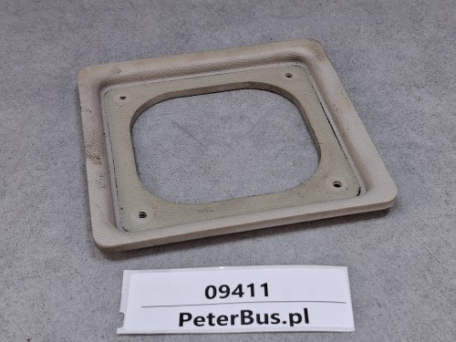 09411, Podkładka pod zawór awaryjnego otwierania drzwi MAN, mocowany na 4 śruby, wymiary 13 x 13 cm (4).jpg