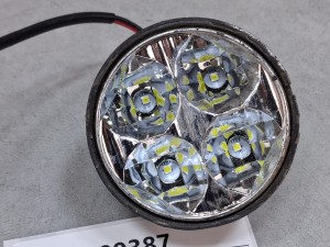 Lampa LED, dwa PINy, średnica ok. 6 cm