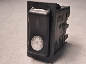Klawisz, przycisk, włącznik oświetlenia MAN, DAV nr 24 602, 8 PINów,  symbol lampy, światła 