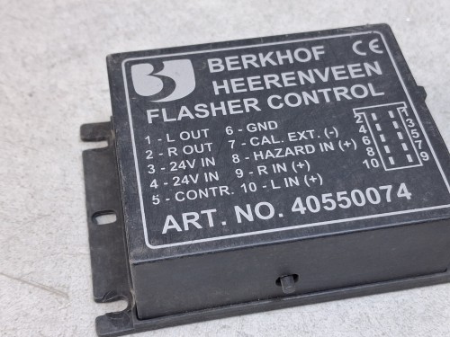 09697, Sterownik kierunkowskazów BERKHOF HEERENVEEN FLASHER 40550074 (3).jpg