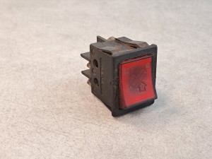 Przycisk, klawisz, włącznik 16A/24V, 4 PINy, czerwony, symbol strzałki