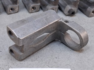 Uchwyt lusterka autobusowego VOLVO - NOWY - aluminium - wymiary 10 x 6 cm