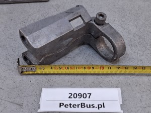 Uchwyt lusterka autobusowego VOLVO - aluminium - wymiary 10 x 6 cm, odprysk na odlewie