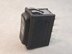 Klawisz, przycisk, włącznik oświetlenia w kufrze bagażowym, Mercedes nr 611 540 00 66,  8 PINów