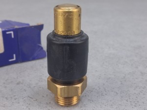 Zawór zabezpieczający VOLVO nr 3173104, nr 4346082200 - NOWY - 