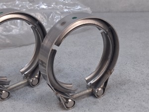Obejma VOLVO 20592787, opaska zaciskowa - NOWA - skręcana na śrubę, Fi=90 mm