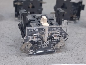 Przełącznik EAO 704.915.1 - VOLVO