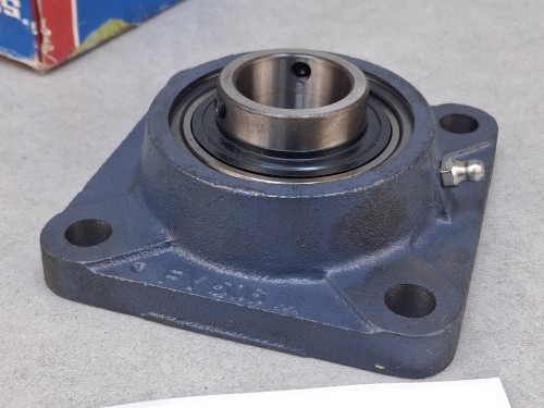 20533, Zespół łożyskowy FY 30 TF, łożysko FY 506 M, SKF LK5 - VOLVO (3).jpg