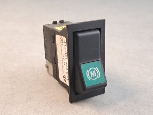 Klawisz, przycisk, włącznik autobusu Karosa, Recreo, Irisbus Axer, HLF numer 443 851 443 820 , symbol litera M, PINy 2+2