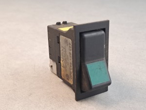 Klawisz, przycisk, włącznik deski rozdzielczej autobusu KAROSA, HLF numer 443 851 443 820,  NGK4, PINy 2+2