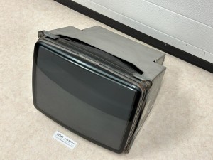 Monitor autobusowy BLAUPUNKT 17 cali, 24V, szklany ekran, numer 7 607 275 025
