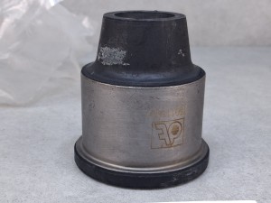 Tuleja łożyska VOLVO nr 3111274, DT nr 2.61059, wymiary 35 x 69 x 72 mm - nr DT 750111602  
