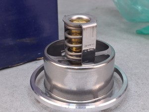 Termostat VOLVO nr 21705453, FEBI 0491 1831 - NOWY - 