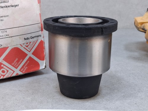 08366, Łożysko wahacza VOLVO, FEBI nr 27518, średnica zewnętrzna 68 mm, wewnętrzna 33 mm, silentblock VOLVO 3111274 (4).jpg