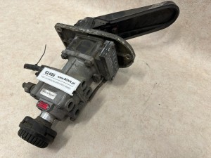 Zawór główny hamulca nożnego wraz z pedałem hamulca WABCO nr 4613154957, IVECO Sideral