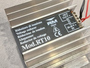 Reduktor napięcia RM Italy, Mod. RT10, 13,5 V - 20-30 V