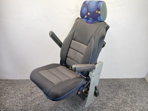 Fotel pilota autobusu, drugiego kierowcy, mocowany do ścianki, VAN HOOL, MAN Lions, składany pionowo, GRAMMER, dwa podłokietniki