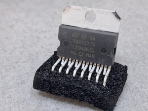 BLAUPUNKT 8.928.996.007 układ scalony wzmacniacza mocy audio TDA7377A
