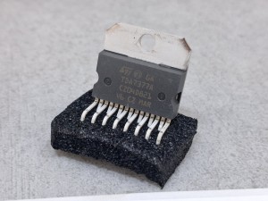BLAUPUNKT 8.928.996.007 - układ scalony, końcówka mocy TDA7377A