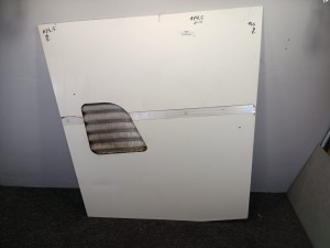 Klapa boczna boczna tylna, przy silniku, prawa strona IRISBUS CROSSWAY, RECREO, z kratką, silnikowa, prawy tył, szerokość 119,5 cm x wysokość 146 i 134,5 cm