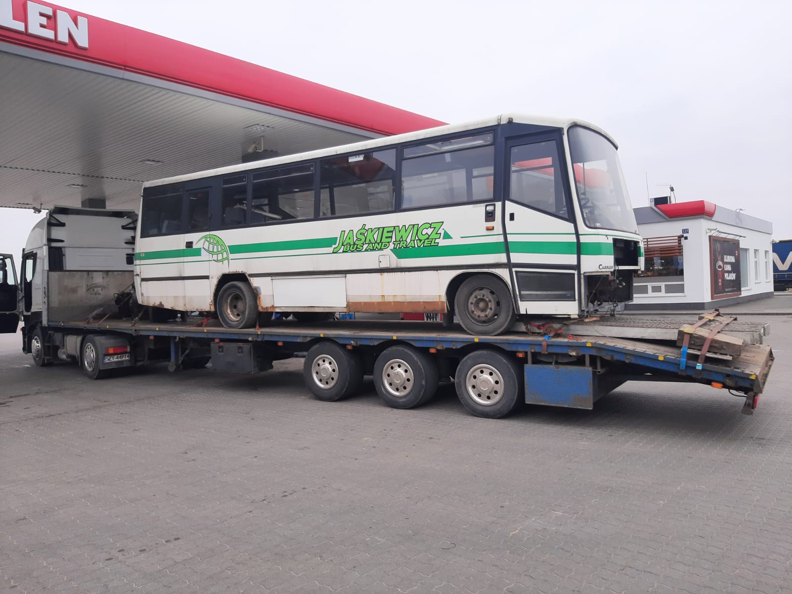 Skup autobusów uszkodzonych i przeznaczonych na części